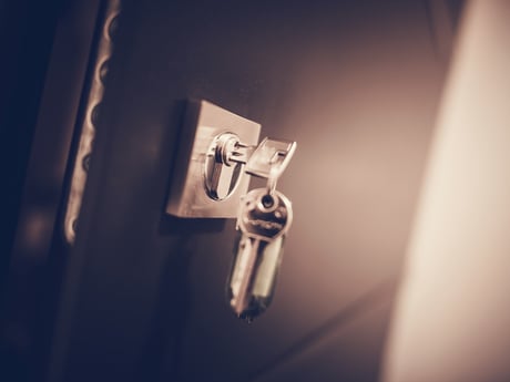 Nærbilde av skap med lås fra Cowab