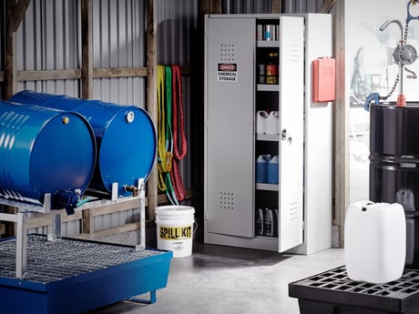 Oppbevaring av kjemikalier. Foto